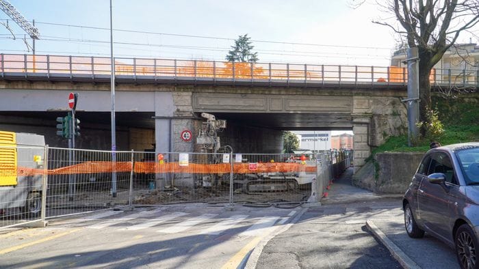 via san bernardino chiude da mercoled236 14 gennaio il passaggio pedonale sotto il ponte ferroviario