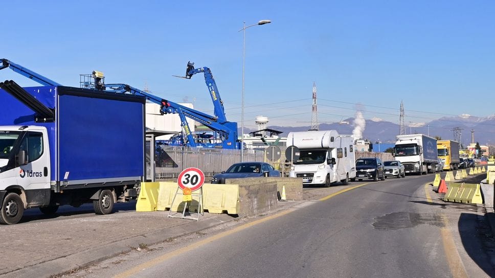 Il cantiere per la nuova linea e-Brt tra le stazioni di Bergamo e di Verdello-Dalmine, all’altezza di Osio Sopra