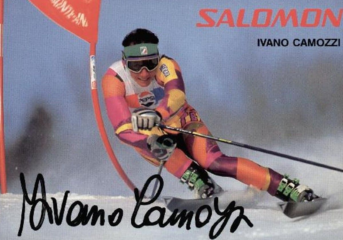 L’autografo di Camozzi su una cartolina celebrativa