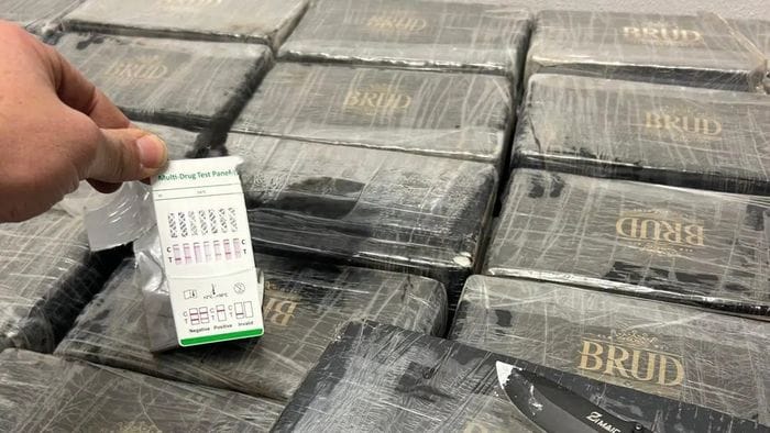 sequestrati 160 chili di cocaina nascosti in un tir due arresti a bergamo video