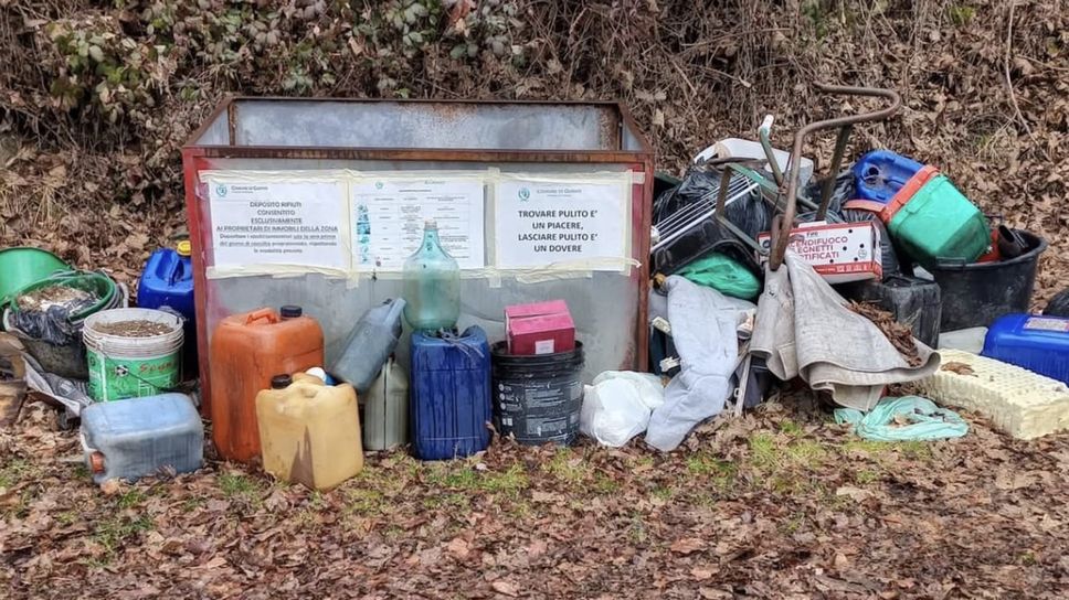 I rifiuti abbandonati in località Grina