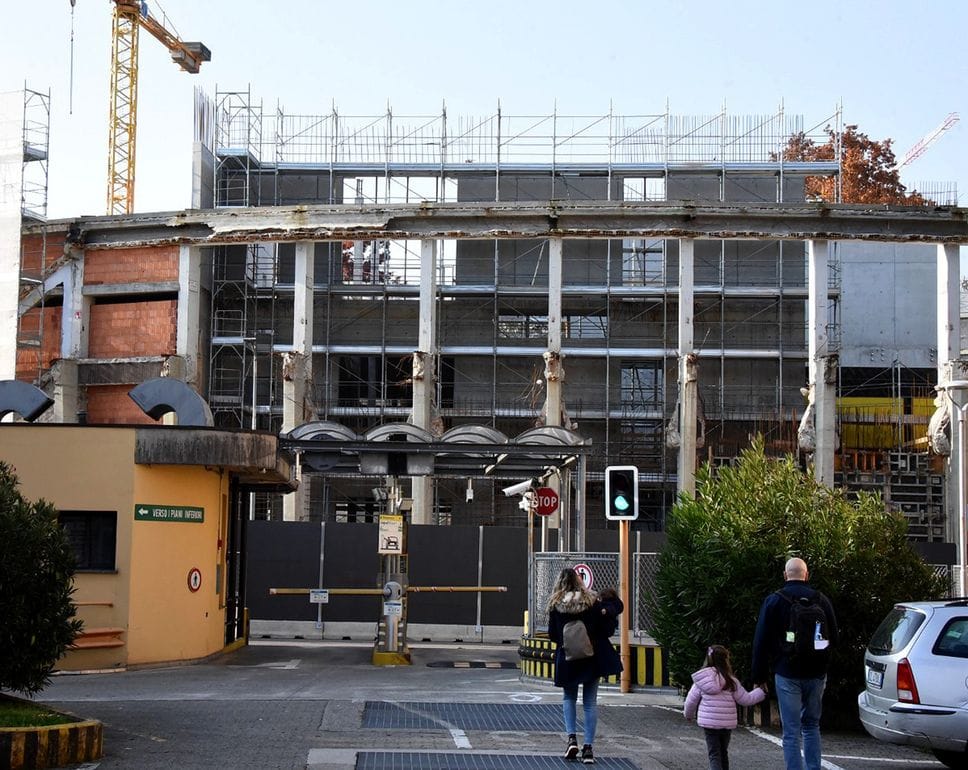 Cantiere della Gamec nell'ex palazzetto dello sport