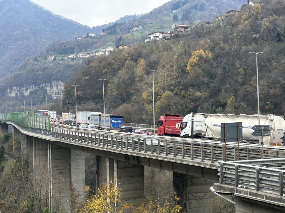 Le code sulla statale 470 della Valle Brembana