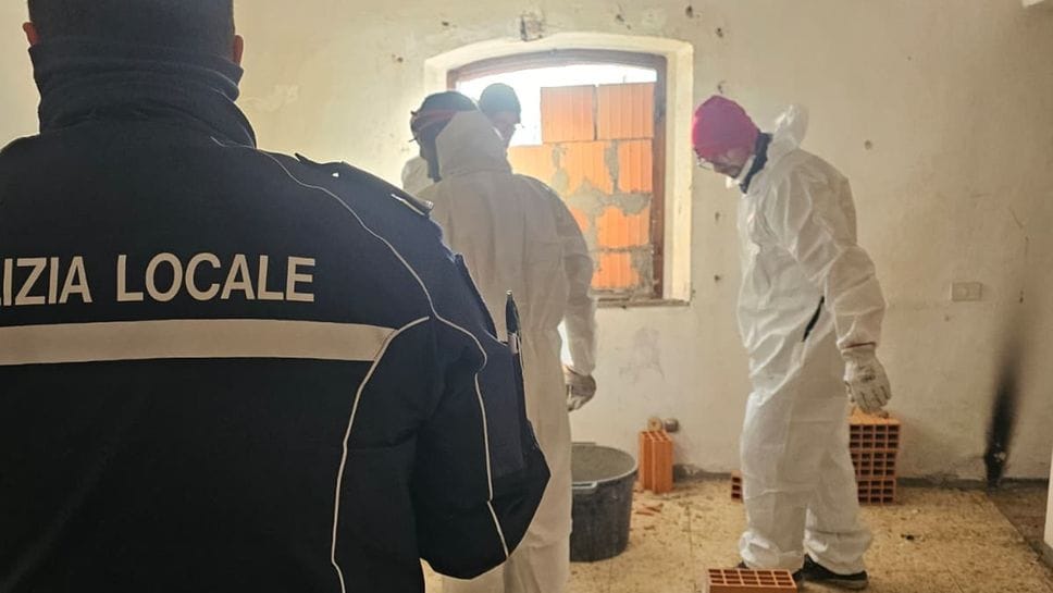 La messa in sicurezza della casa cantoniera a Romano, oggetto di ripetute occupazioni abusive