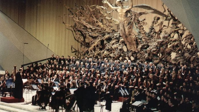 Musica per la pace: da Roma arriva il coro del maestro Frisina