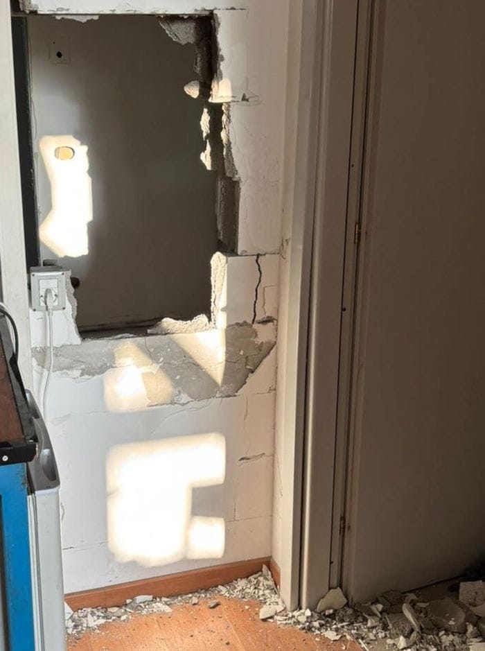 Il buco nella parete