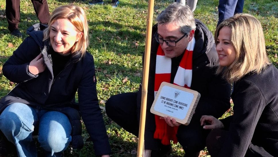 La posa del seme della quercia di Guernika al parco Goisis di Monterosso