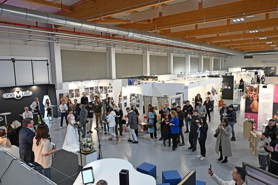 Un momento dell’inaugurazione di Bergamo sposi a Treviglio