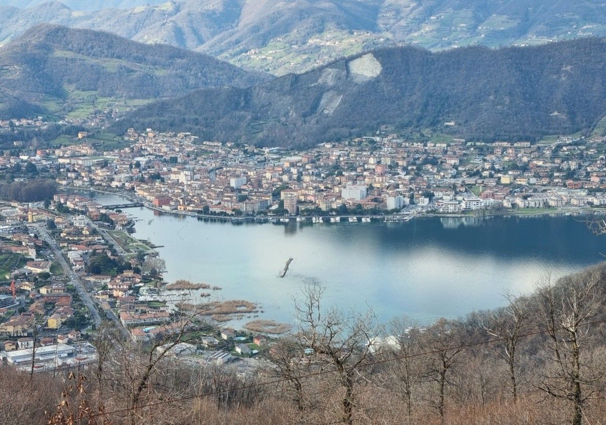Sarnico vista dal Corno Pendita (Paratico)