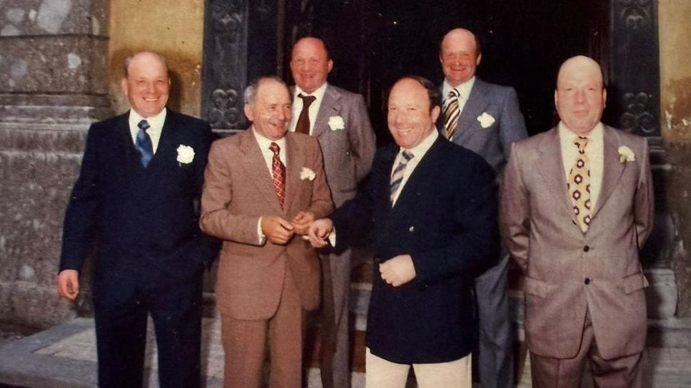 I sei fondatori della «Cava Bergamasca»: Andrea Carminati è il terzo da destra