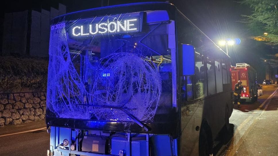 Il parabrezza dell’autobus