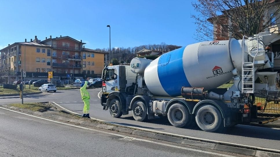 I controlli effettuati dal personale Anas per la chiusura del ponte di Brivio