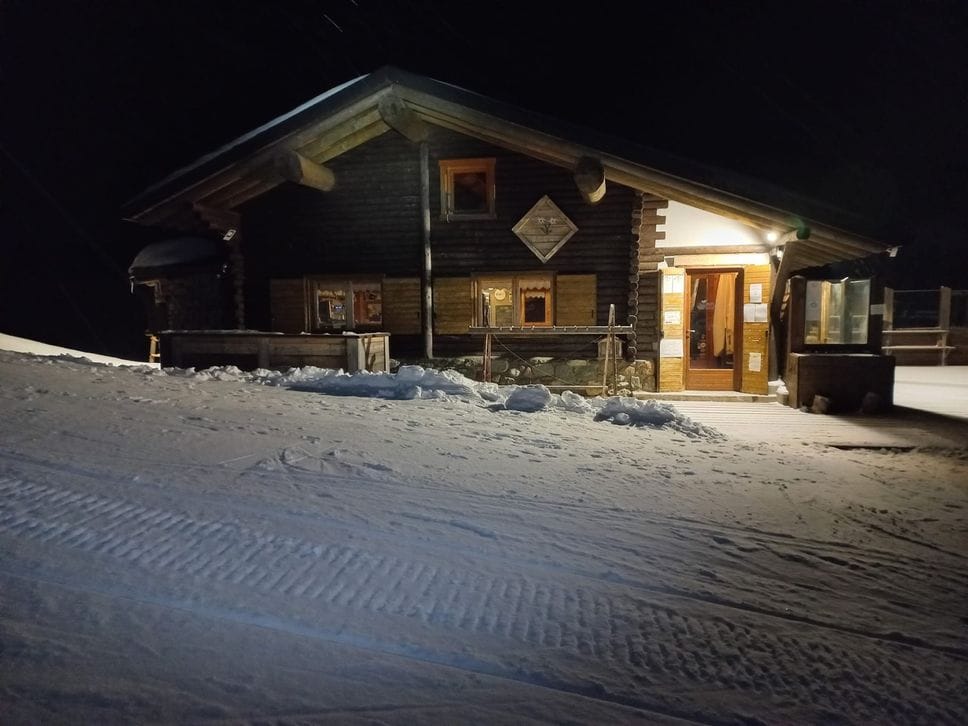 Il rifugio Mirtillo a Lizzola innevato
