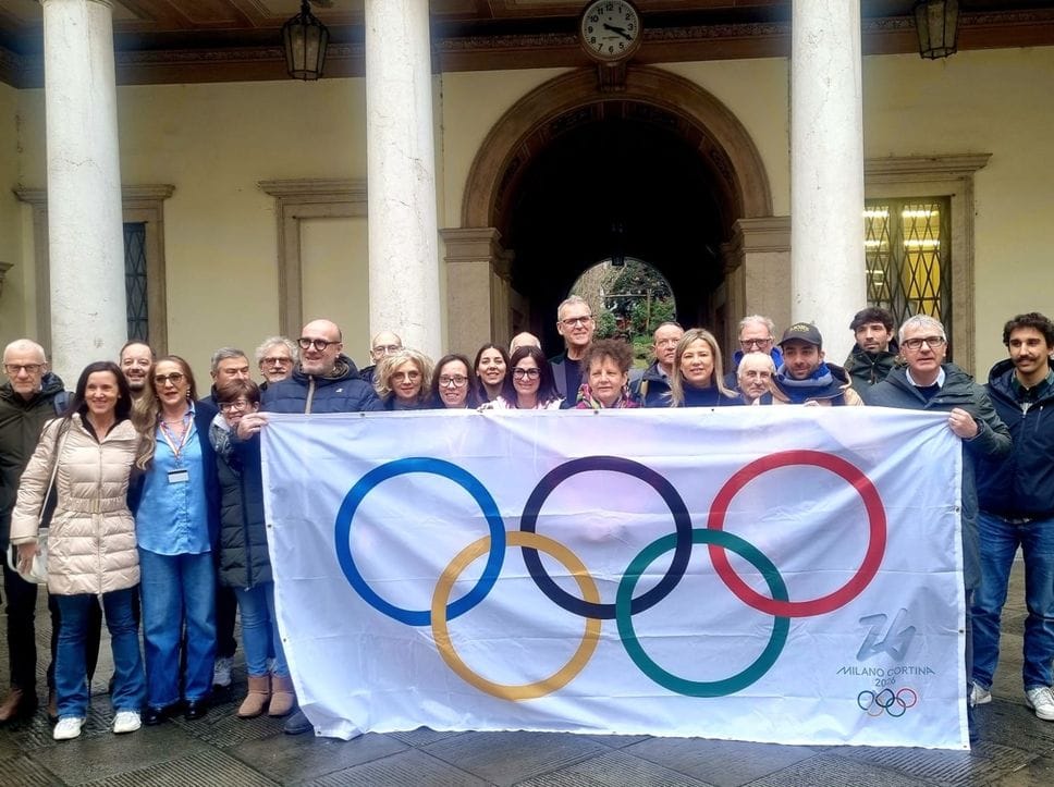 Alcuni dei tedofori che parteciperanno alla cerimonia del passaggio della Fiamma Olimpica a Bergamo, alla presentazione del programma della giornata avvenuto a Palazzo Frizzoni mercoledì 28 gennaio