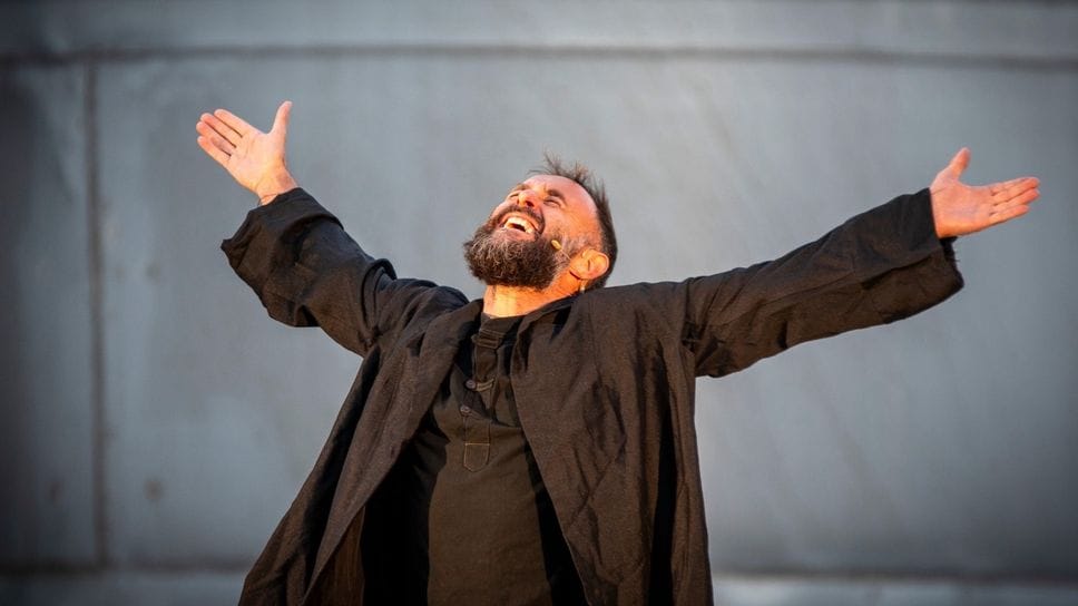 L’attore Stefano Panzeri porta in scena «Garò - una storia armena»