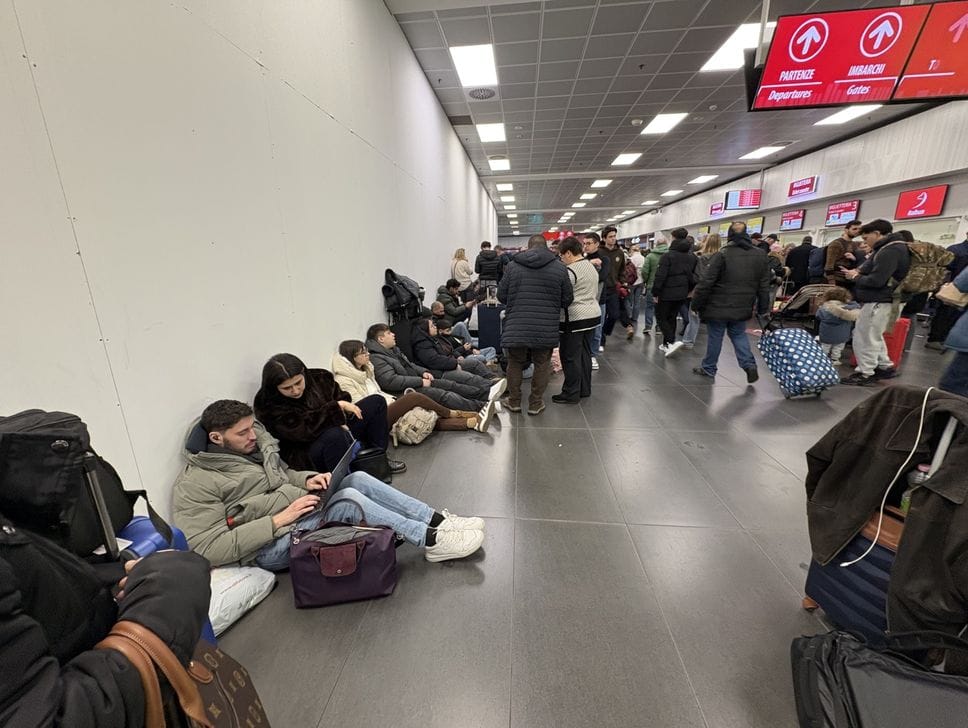 La situazione ieri sera all’aeroporto