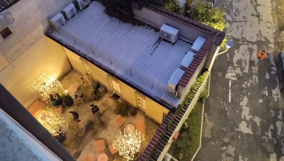 I controlli della Polizia in una struttura ricettiva di via Borfuro a Bergamo