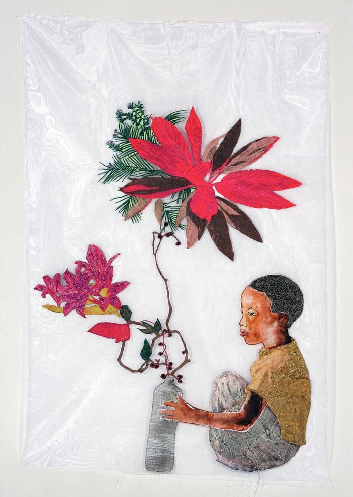 Senza titolo, del 2025, di Ana Silva. Ricami, pigmenti naturali e glitter su fliselina e crinolina