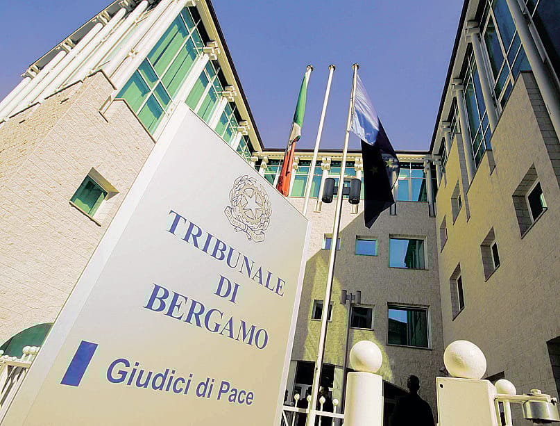 Al tribunale di Bergamo il giudice ha convalidato l’arresto della 22enne disponendo poi la scarcerazione