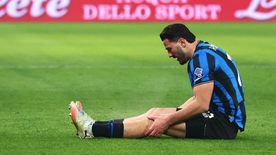 Sead Kolasinac sabato è uscito per un problema al ginocchio sinistro