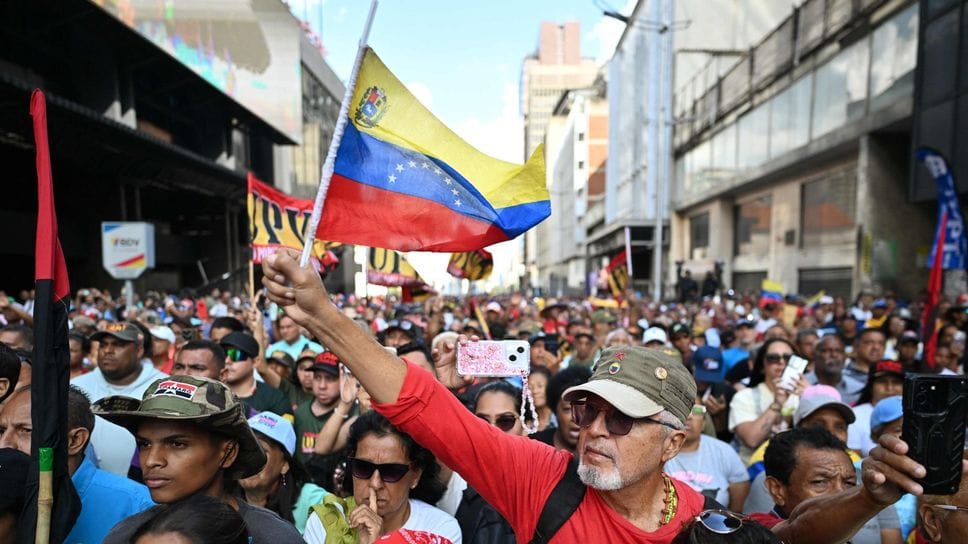 Le proteste a Caracas dei sostenitori del deposto presidente venezuelano Nicolas Maduro