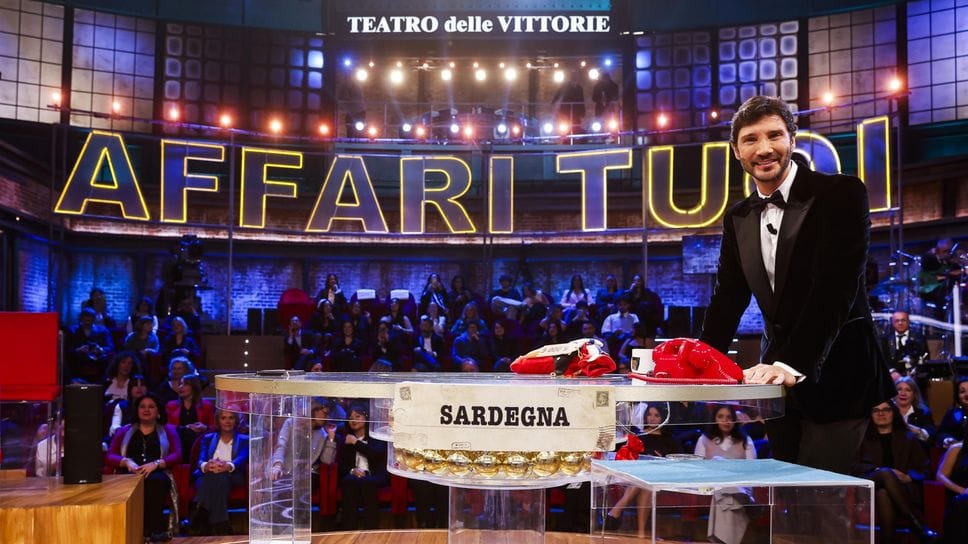 Stefano De Martino durante il programma Affari Tuoi, speciale Lotteria ItaliaI
