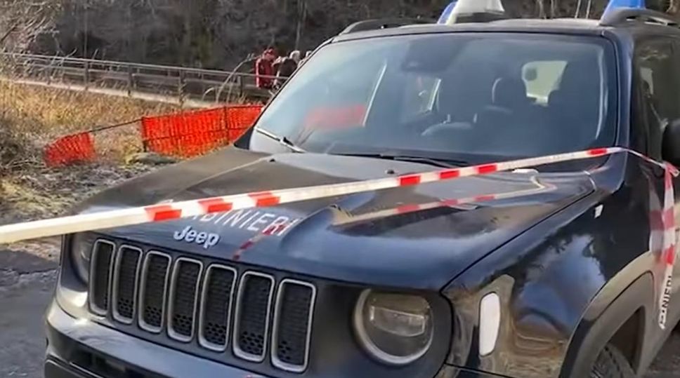 I carabinieri a Taleggio sul luogo del ritrovamento del corpo