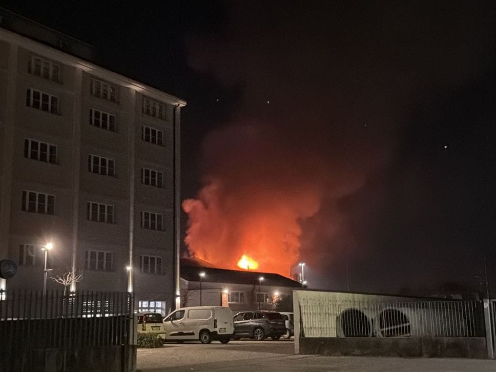 Le fiamme da un’altra angolazione