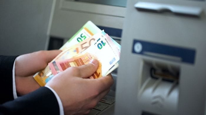 sportelli bancari in bergamasca persi 237 in 10 anni