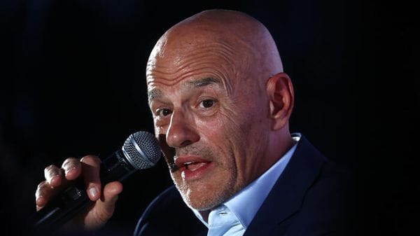 Descalzi, 'Europa dice che gas servirà per poco, ma mina fiducia degli investitori'