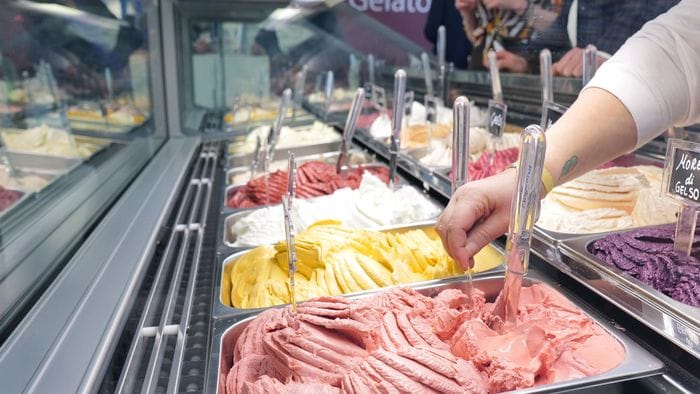 festa dei nonni i gelatieri bergamaschi portano il gelato nelle rsa
