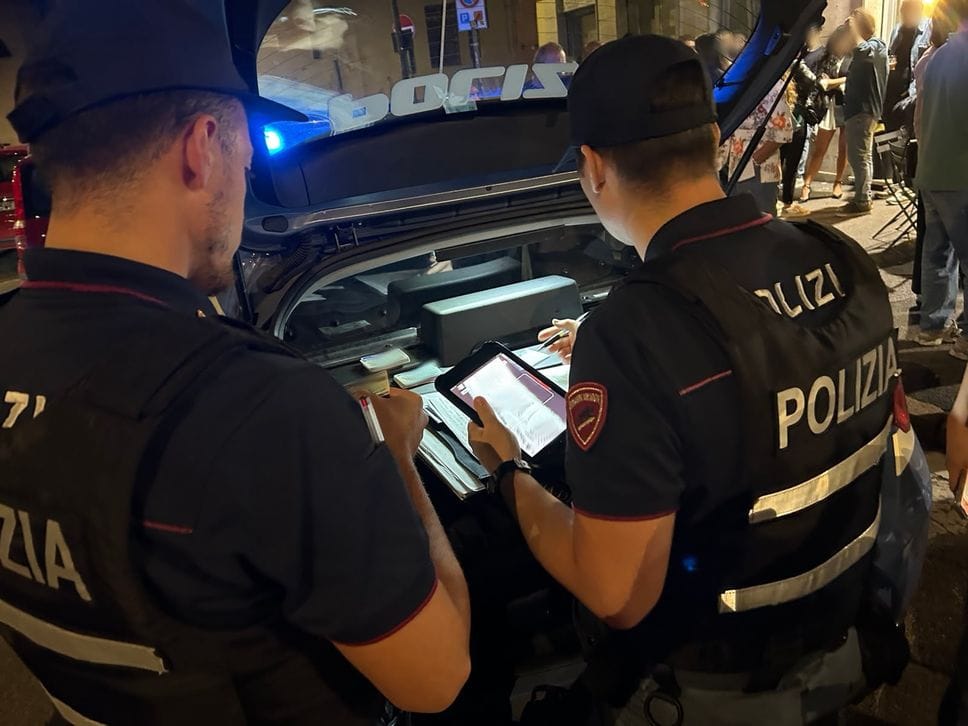Soppalco non idoneo con 15 clienti: locale sanzionato a Treviglio