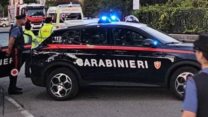 https://storage.ecodibergamo.it/media/photologue/2026/10/10/photos/cache/scanzorosciate-uomo-armato-si-barrica-in-casa-sul-posto-i-carabinieri_2282b63a-c4d0-11f1-96ec-a1bc3da70d70_1920_1080_v3_large_16_9.jpeg