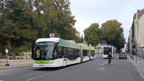 Strade a 6 corsie coi bus al centro: a Nantes una corsa ogni 3 minuti