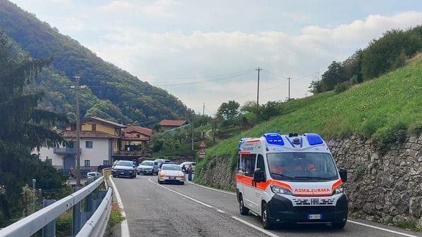 Adrara San Martino, cade dalla moto: ferito un uomo di 46 anni