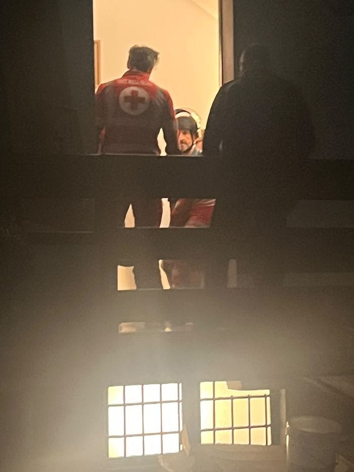 Scanzorosciate, uomo armato si barrica in casa. Dopo 7 ore convinto a desistere: ora è in ospedale