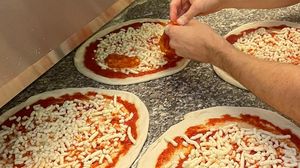 Dal serramentista al pizzaiolo, ecco i lavori più ricercati in Bergamasca