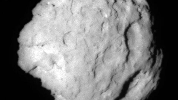 Tracce del Sistema solare primordiale nelle polveri di una cometa