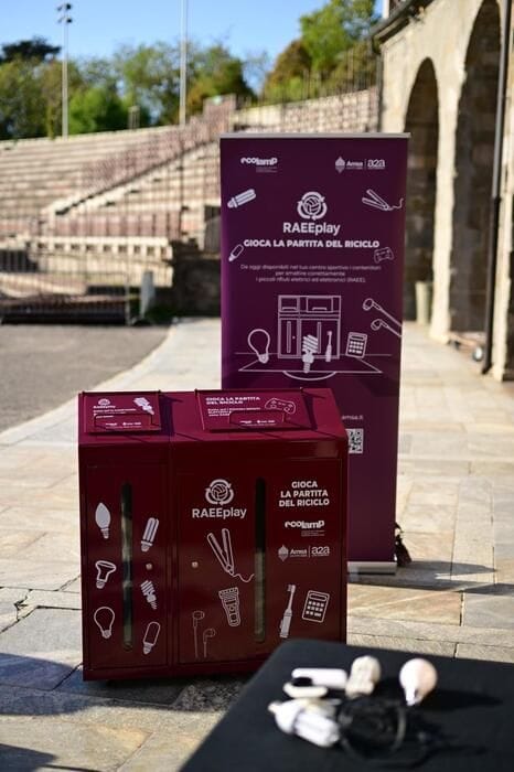 I rifiuti elettronici raccolti in 26 centri sportivi di Milano