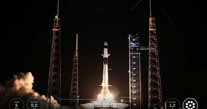 Lanciata la navetta cargo Dragon verso la Stazione spaziale