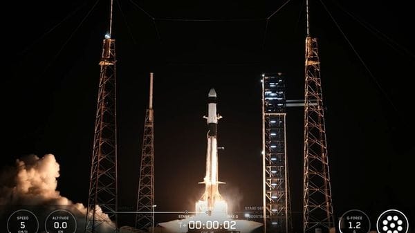 Lanciata la navetta cargo Dragon verso la Stazione spaziale