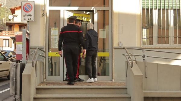 Poste di Rovetta, la testimonianza: «Mi aveva proposto di fare un investimento. Il mio conto svuotato»