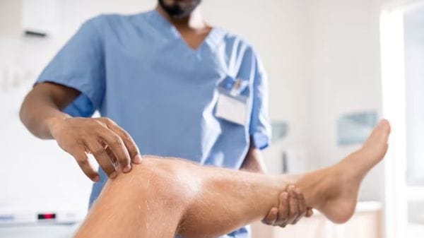 Protesi di ginocchio e d’anca, il bisturi arriva solo «dopo»