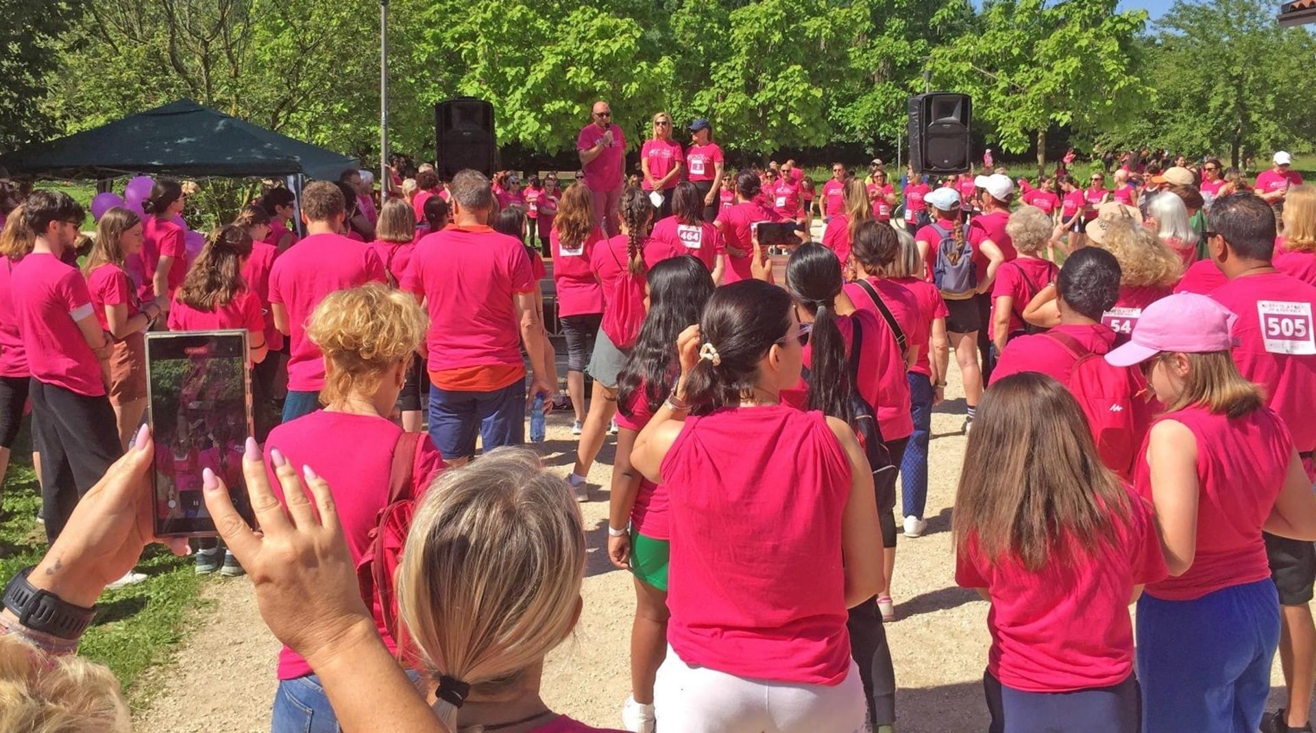 Tumore al seno, Amiche per Mano accompagna le donne da dieci anni 