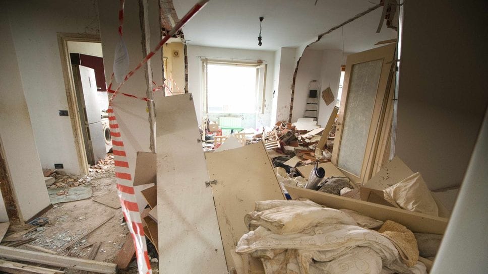 Esplosione di via Longo, psicologo per chi vive nel palazzo