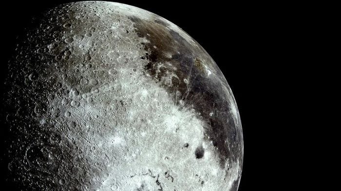 La Luna è colorata, parola degli astronauti della missione Artemis II