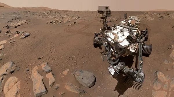 Marte, il rover Perseverance batte il record di distanza percorsa  VIDEO