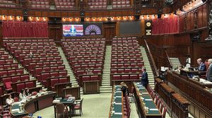 Parlamento umiliato dalle assenze