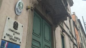 Falso ispettore fa versare 48.300 euro: la Polizia blocca il denaro - Video