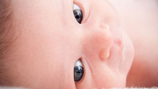 Le femmine più attente ai volti rispetto ai maschi fin dalla nascita 